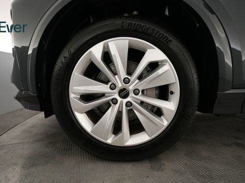 Used 2025 Audi Q6 e-tron Premium w/ Convenience Package RWD image 19
