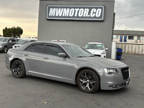 Used 2019 Chrysler 300 S RWD image 1