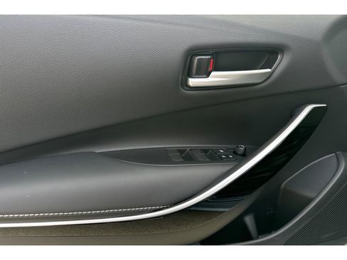 Certified 2025 Toyota Corolla Hybrid Sedan image 11