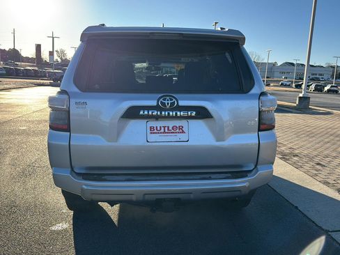 Certified 2019 Toyota 4Runner TRD Off-Road Premium image 4