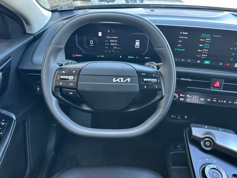 Used 2025 Kia EV6 Light w/ Light LR Technology Package RWD image 15