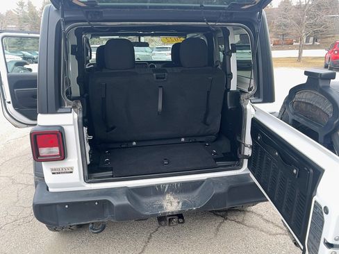 Used 2022 Jeep Wrangler Sport image 19