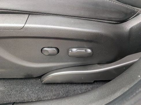 Used 2019 Buick Encore Sport Touring FWD image 16