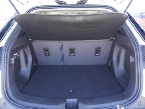 Used 2022 Chevrolet Bolt EUV Premier FWD image 11