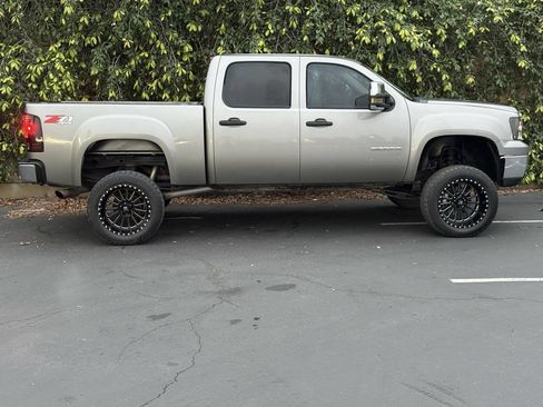 Used 2013 GMC Sierra 1500 SLE w/ Power Tech Package image 7