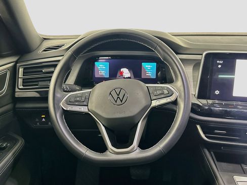 Used 2024 Volkswagen Atlas Cross Sport SE FWD image 18