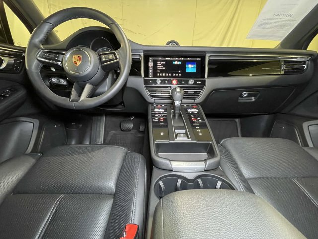 Certified 2026 Porsche Macan AWD/4WD image 24