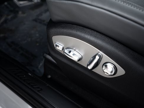 Certified 2026 Porsche Macan AWD/4WD image 19