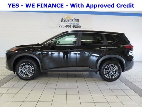 Used 2023 Nissan Rogue S image 3