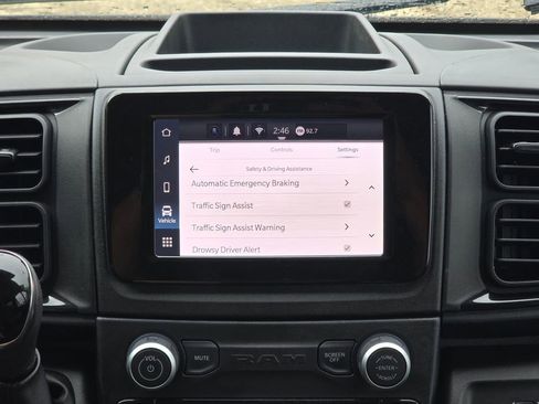 Used 2025 RAM ProMaster 2500 w/ Convenience Group image 24