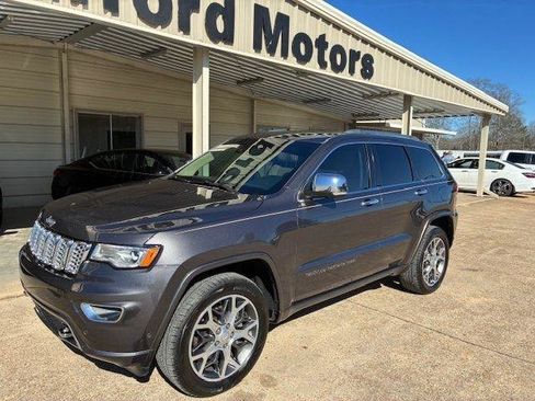 Used 2020 Jeep Grand Cherokee Overland AWD/4WD image 4
