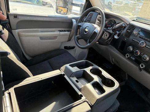 Used 2011 Chevrolet Silverado 3500 W/T image 17