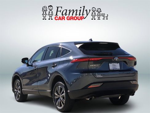 Used 2024 Toyota Venza LE image 3