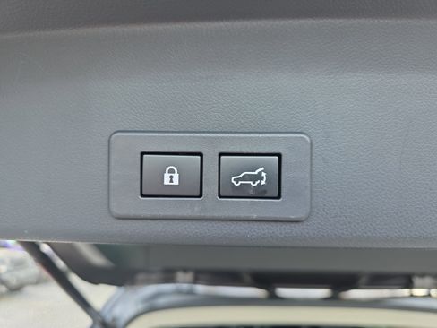 Used 2020 Subaru Ascent Limited w/ Technology Package AWD/4WD image 11