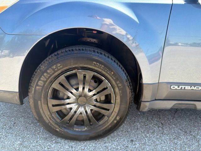Used 2013 Subaru Outback 2.5i AWD/4WD image 34