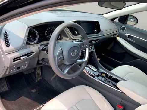 Used 2022 Hyundai Sonata SEL w/ Preferred Accessory Package FWD image 17