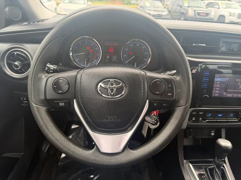 Used 2017 Toyota Corolla LE FWD image 16