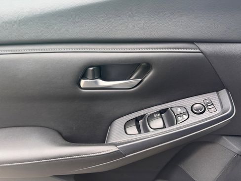 Certified 2023 Nissan Sentra SV FWD image 36