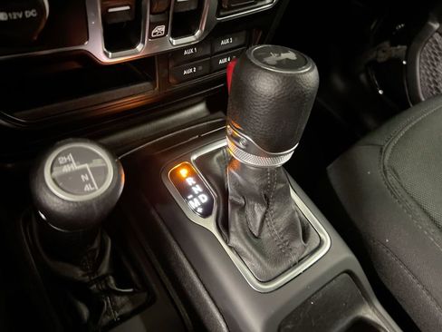 Used 2022 Jeep Wrangler Unlimited Sport AWD/4WD image 18