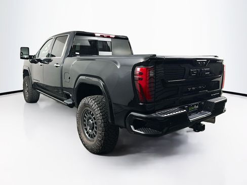 Used 2024 GMC Sierra 2500 Denali Ultimate AWD/4WD image 5
