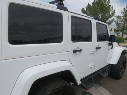 Used 2014 Jeep Wrangler Unlimited Sahara w/ Max Tow Package AWD/4WD image 10