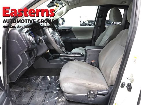 Used 2019 Toyota Tacoma SR image 14