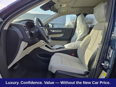 Used 2026 Volvo XC40 B5 Plus w/ Protection Package Premier AWD/4WD image 10