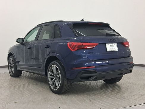 Used 2023 Audi Q3 2.0T Premium w/ Black Optic Sport Package image 3