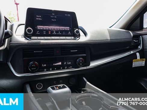 Used 2023 Nissan Rogue SV FWD image 35