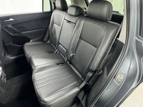Used 2024 Volkswagen Tiguan SE AWD/4WD image 12