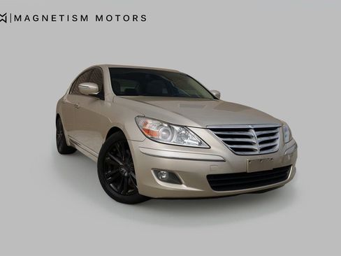 Used 2010 Hyundai Genesis 4.6 image 9