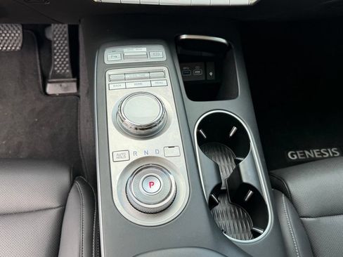 Used 2023 Genesis GV70 2.5T AWD/4WD image 36