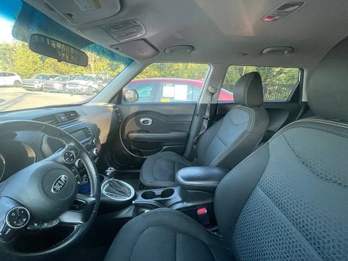 Used 2016 Kia Soul + w/ Designer's Package FWD image 5