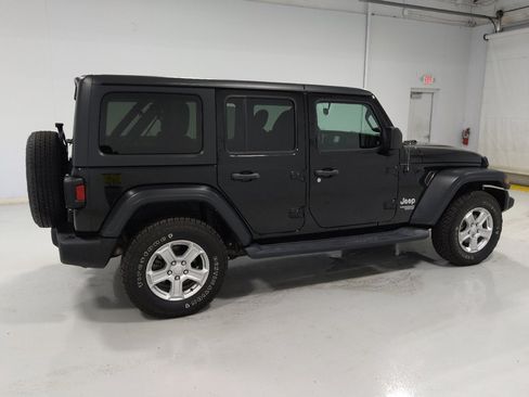 Used 2018 Jeep Wrangler Unlimited Sport S AWD/4WD image 10
