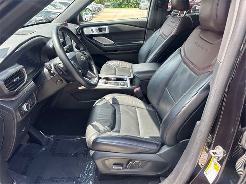 Used 2020 Ford Explorer Platinum w/ Premium Technology Package image 9