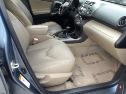 Used 2010 Toyota RAV4 Limited image 10