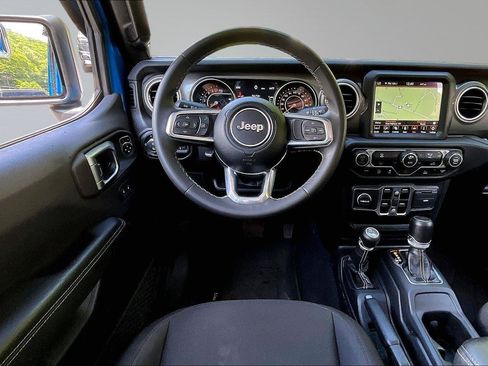 Used 2023 Jeep Gladiator Overland AWD/4WD image 5
