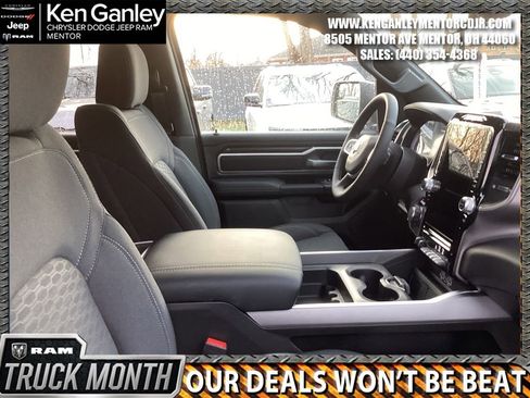 New 2026 RAM 1500 4x4 Crew Cab image 17