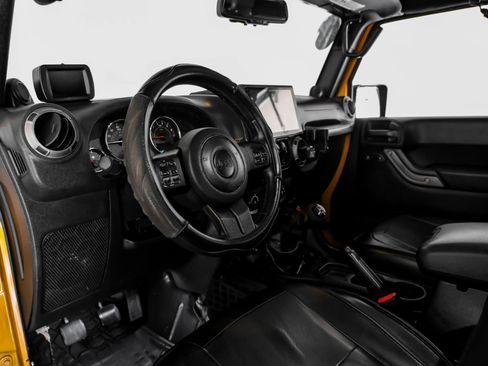 Used 2014 Jeep Wrangler Unlimited Sport w/ Power Convenience Group AWD/4WD image 2