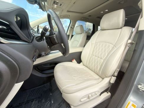 Used 2024 Buick Enclave Avenir image 25