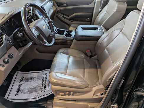 Used 2018 Chevrolet Suburban LT image 15