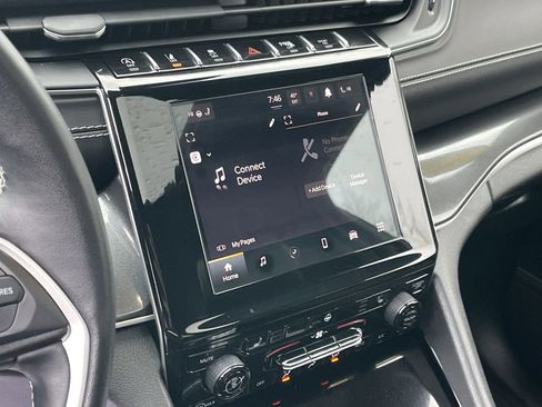 Used 2022 Jeep Grand Cherokee Altitude image 32