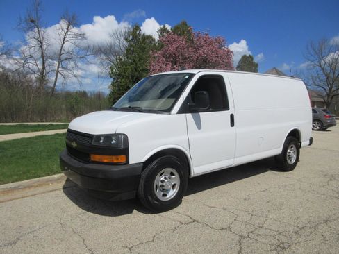 Used 2019 Chevrolet Express 2500 w/ Driver Convenience Package image 4