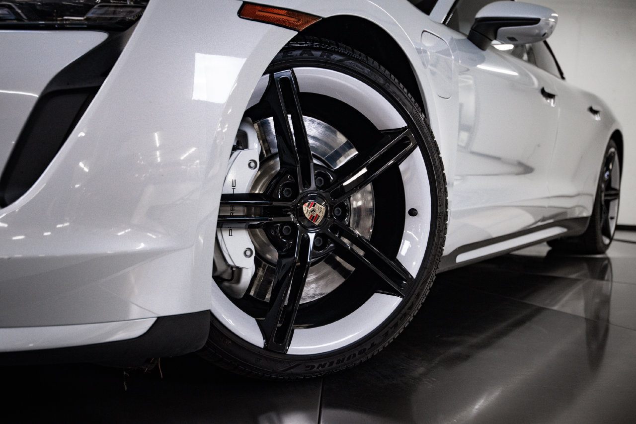 Certified 2022 Porsche Taycan Turbo AWD/4WD image 12