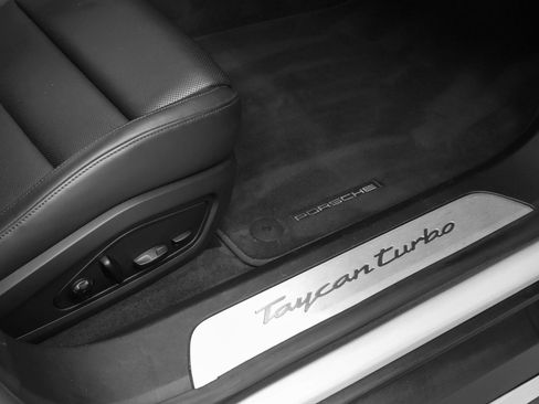Certified 2021 Porsche Taycan Turbo image 22