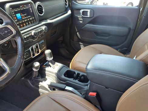 Used 2023 Jeep Wrangler Unlimited Sahara w/ Cold Weather Group AWD/4WD image 24