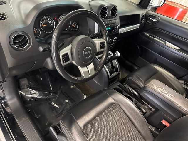 Used 2016 Jeep Compass Latitude w/ Sun/Sound Group AWD/4WD image 32
