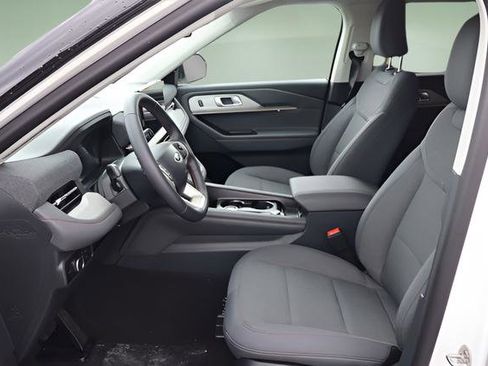 New 2026 Ford Explorer Active AWD/4WD image 16