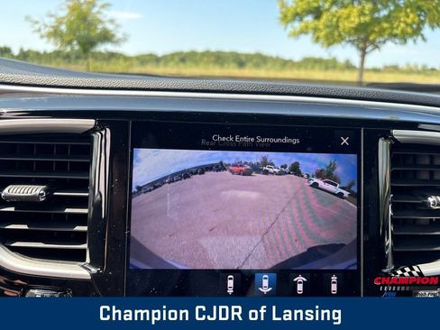 Used 2020 Chrysler Pacifica Touring-L w/ Advanced Safetytec Group FWD image 23