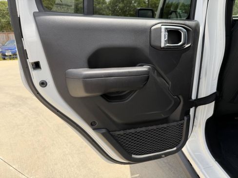 Used 2021 Jeep Wrangler Unlimited Sport AWD/4WD image 16